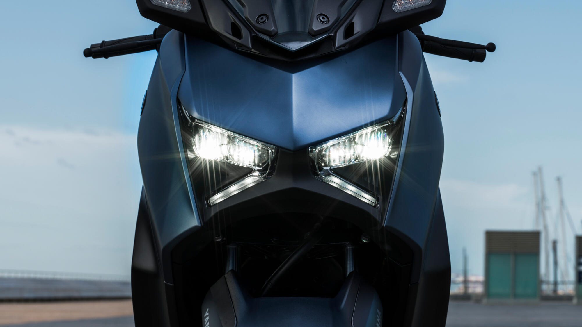 2023-Yamaha-XMAX125-EU-Detail-004-03