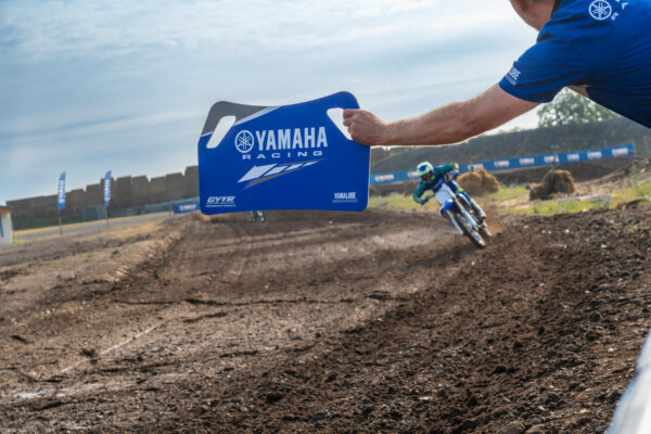 ΤΑΜΠΕΛΑ PITBOARD YAMAHA RACING  L YME-PITBD-00-00 - Image 3