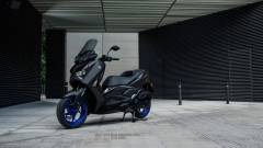 2024-Yamaha-XMAX125-EU-Icon_Black-Static-001-03