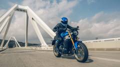 2022-Yamaha-XS850-EU-Legend_Blue-Action-001-03