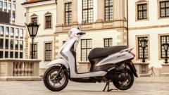 2021-Yamaha-LTS125-EU-Pearl_White-Static-003-03