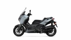2025-Yamaha-XMAX125ASP-EU-Ceramic_Grey-Studio-006-03