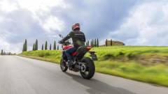 2025-Yamaha-MT07TR-EU-Redline-Action-007-03