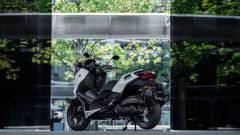 2025-Yamaha-XMAX125ASPH-EU-Ceramic_Grey-Static-005-03