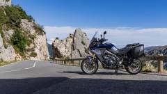 2025-Yamaha-MT09ATRDXCS-EU-Cobalt_Blue-Static-005-03