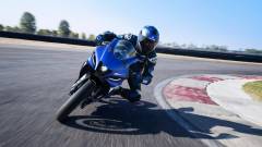 2025-Yamaha-YZF-R125-EU-Icon_Blue-Action-001-03