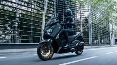 2023-Yamaha-XMAX125ASP-EU-Dark_Petrol-Action-001-03